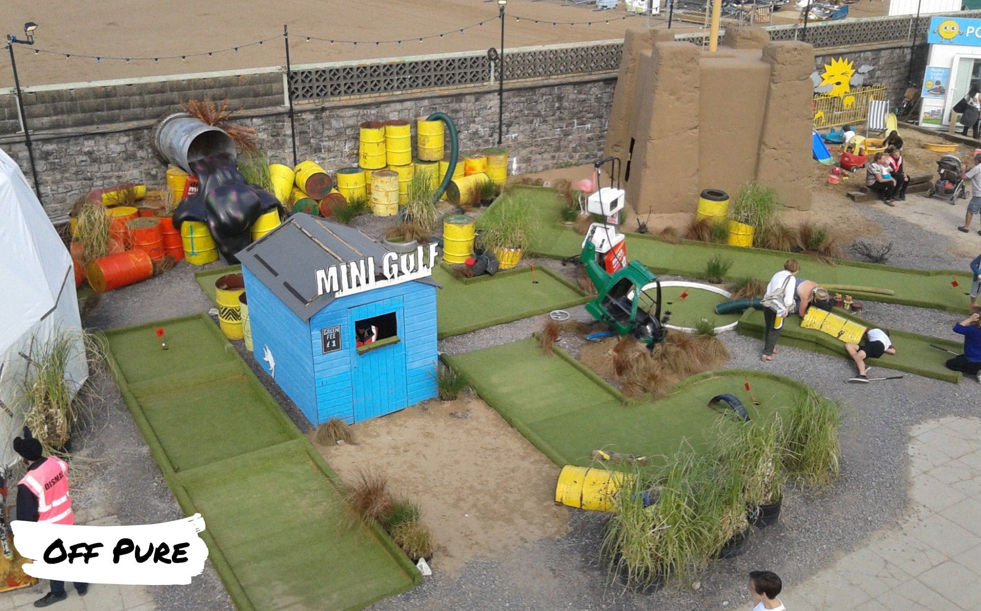 minigolf-banksy-dismaland