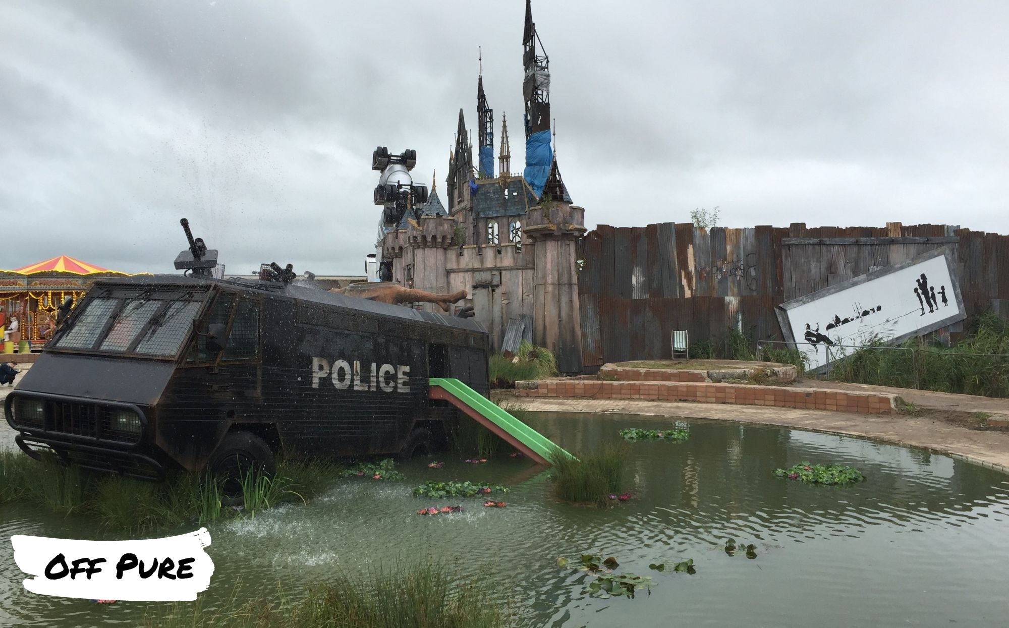 toboggan-police-banksy-dismaland